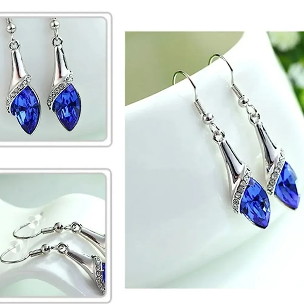 🔹️Blue Crystal Dangling Earrings - Picture 2 of 10